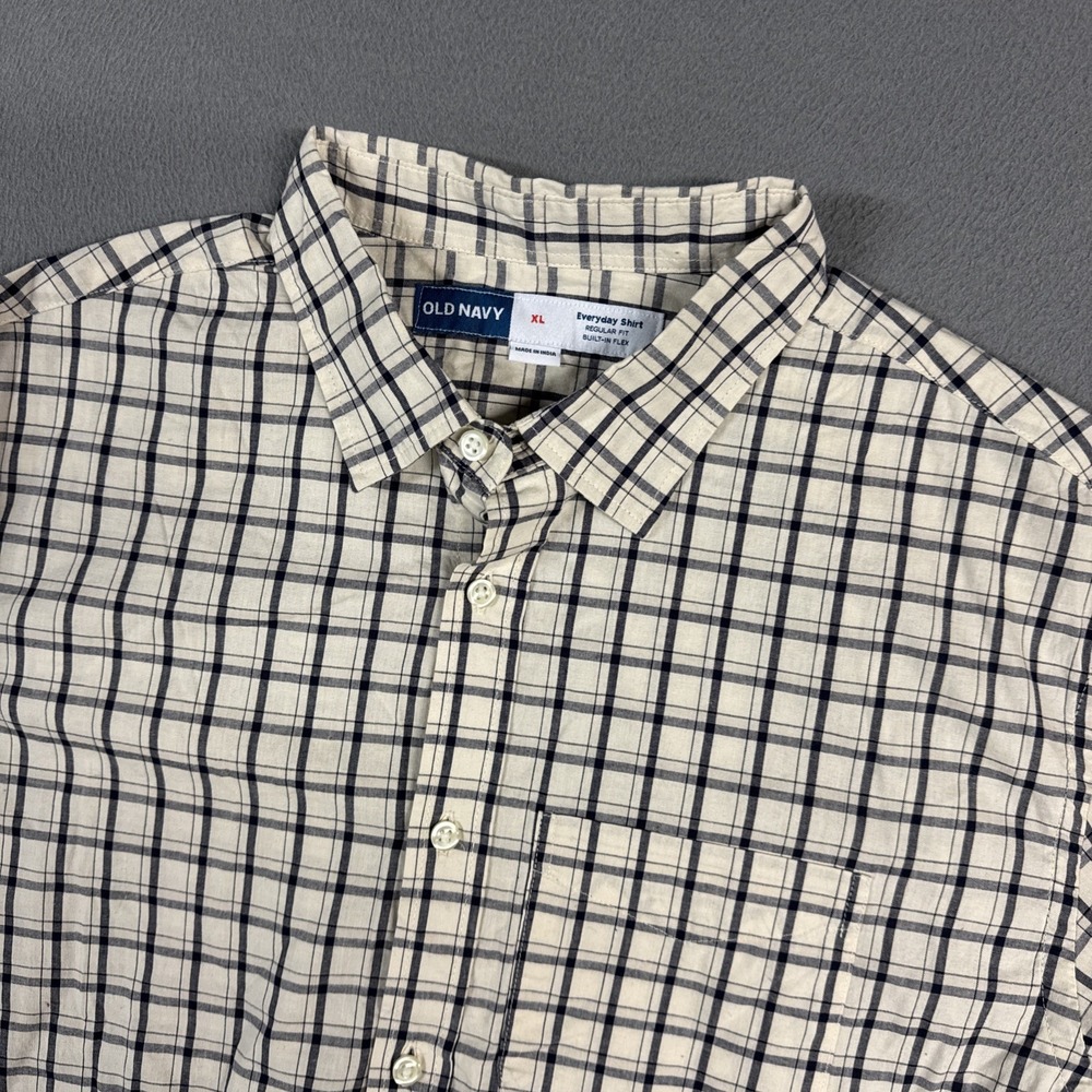 Old Navy Shirt Mens XL Ivory Check Regular Fit Everyday Built in Flex Button NWT